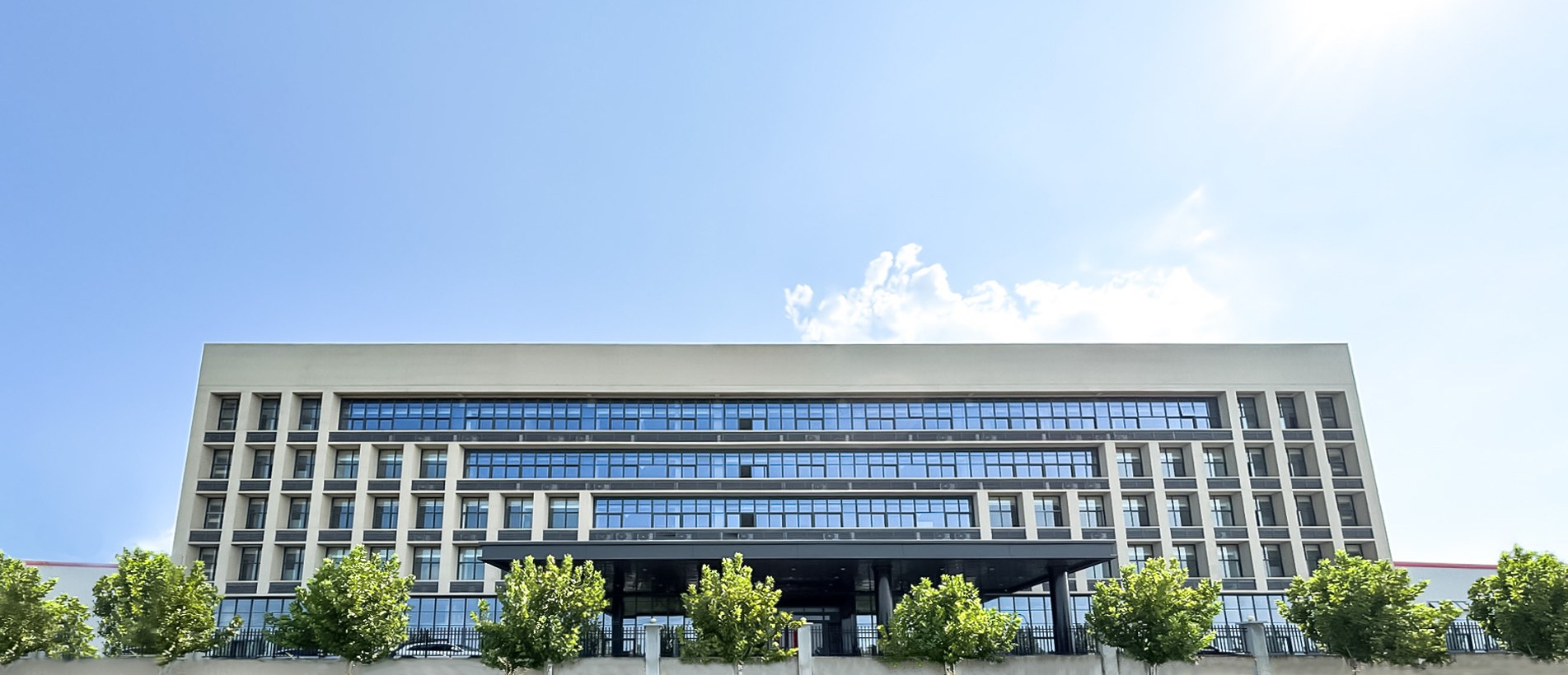 Forklift factory, material handling equipment manufacturer